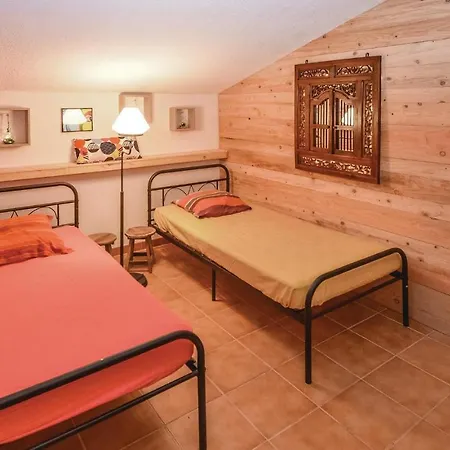 Holiday home In With Jacuzzi *