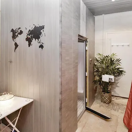 Holiday home In With Jacuzzi