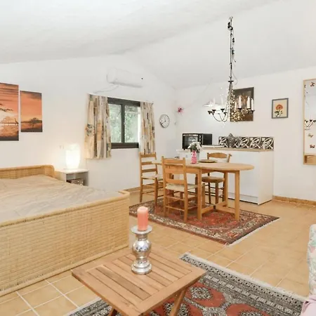 Holiday home In With Jacuzzi
